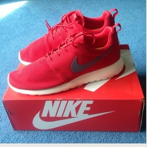 MENS NIKE SPORT RED ROSHE ONE