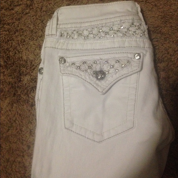 Gorgeous White Miss Me Capri !