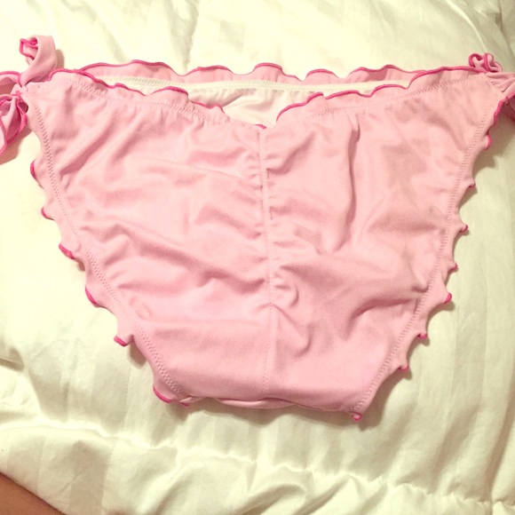 Victoria secret cheekie ruffle bottoms