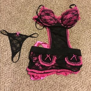NWOT Pink & black lingerie