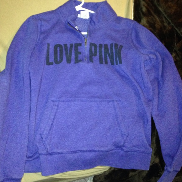 VS pink hoodie