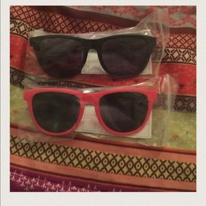 .99 Cent Shipping 💕 Pink Sunnies Bundle 💜