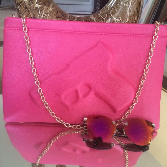 SOLD!  ROSE HANDHELD CLUTCH - Picture 2 of 4