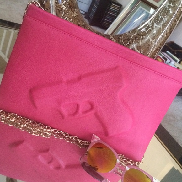 SOLD!  ROSE HANDHELD CLUTCH - Picture 3 of 4