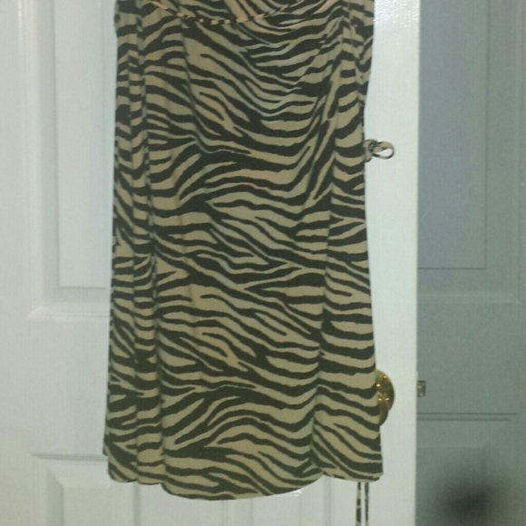 Dress - Picture 2 of 3