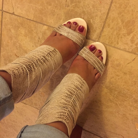 BCBGeneration Open toe heels - Picture 1 of 4