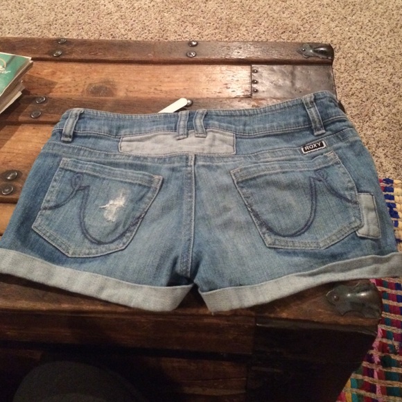 Cute Roxy Shorts! - Picture 2 of 3