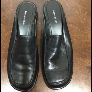 Naturalizer black mule loafer 10