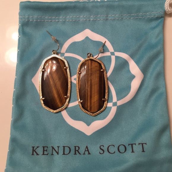 Kendra Scott Danielle earrings in Tiger's Eye
