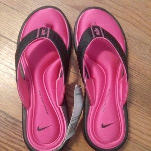 Brand New Nike Cushion Flip Flops