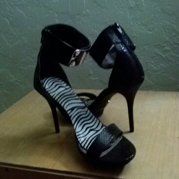 Jennifer Lopez heels
