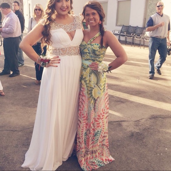 BCBGMAXAZRIA Inga OneShoulder Gown