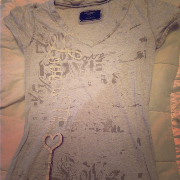 American Eagle tshirt