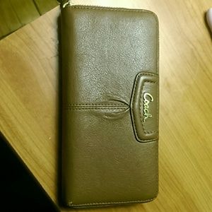 Coach Brown Leather Single Pleated Zip Wallet
