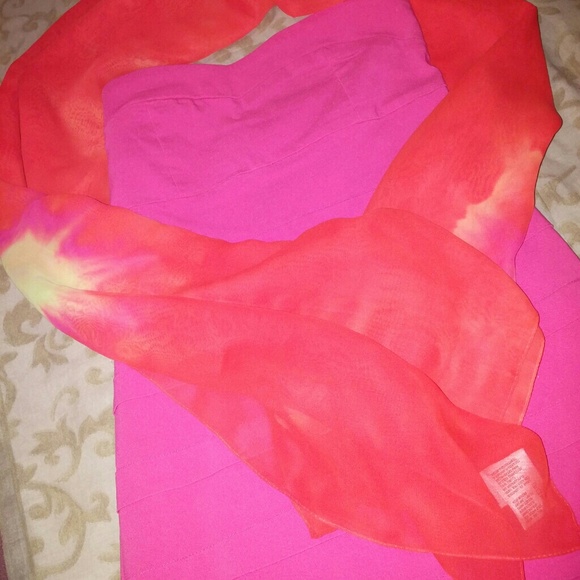 Multifunctional sarong coverup - Picture 1 of 4