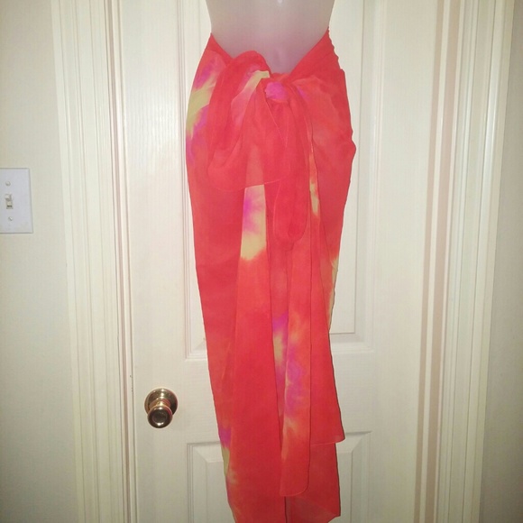 Multifunctional sarong coverup - Picture 3 of 4