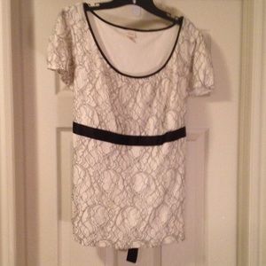Beautiful short-sleeved blouse. Size 20/22