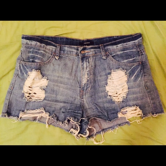 Forever 21 • Boyfriend Fit Shorts