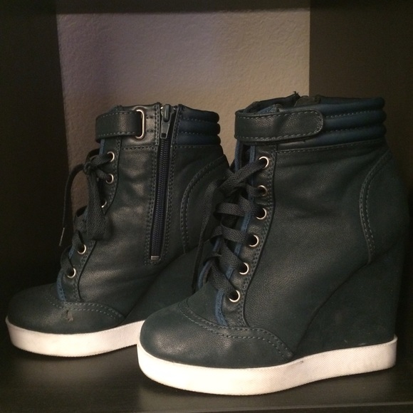 Sneaker wedges
