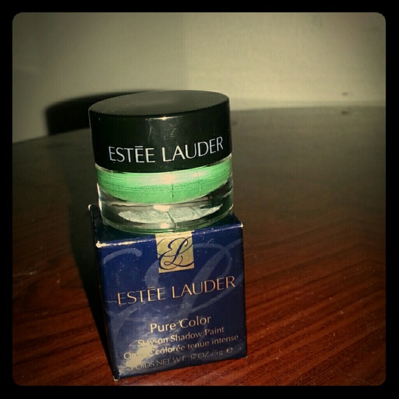 Emerald Stay on shadow paint.