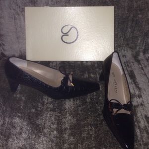 St. John Francoise Black Croco pumps