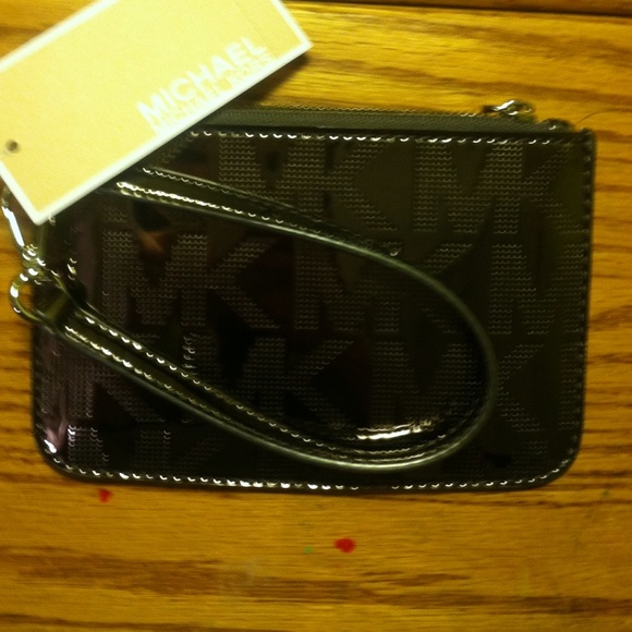 🌟MICHAEL KORS WRISTLET🌟