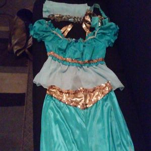 Jazmine costume