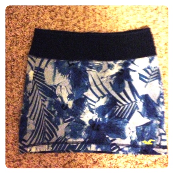 Blue flower print skirt