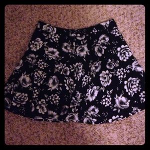 Black and white flower print skirt
