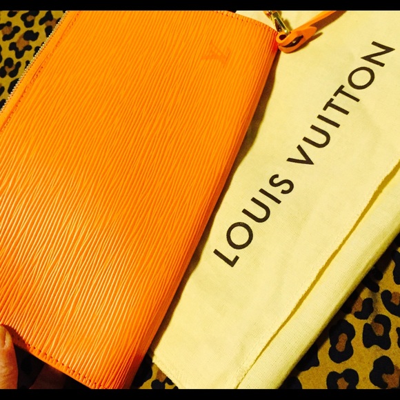 LV mini epi wristlet