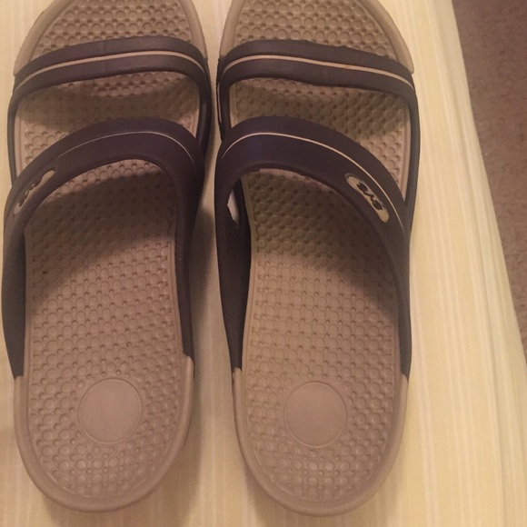 I don't think these are crocs but are comfortable