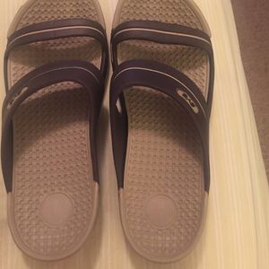 I don't think these are crocs but are comfortable