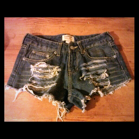 Abercrombie destroyed mini jean shorts. 00