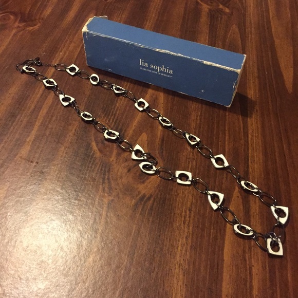 Lia Sophia "18 in necklace