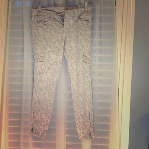 ❌👾SOLD👾❌Anthropologie Floral Cargo Pants Zippers