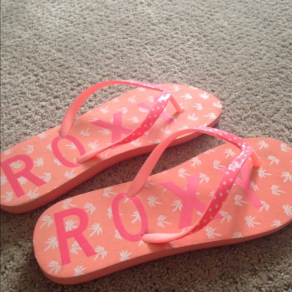 ROXY flip flops