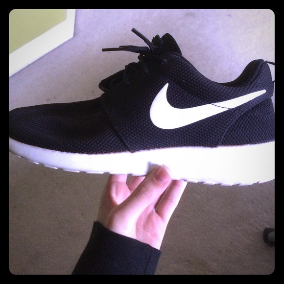 Nike Roshe runs size 8.5 worn lightly