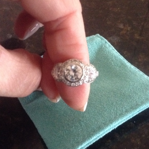 Diamond ring - Picture 2 of 3