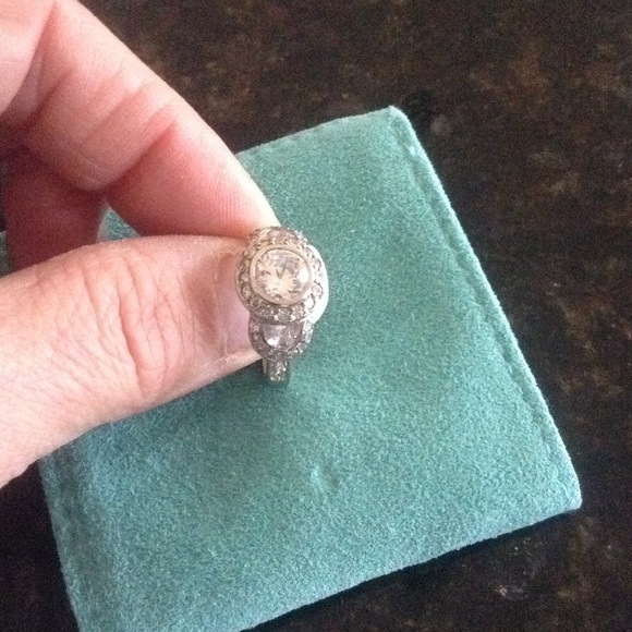 Diamond ring - Picture 3 of 3