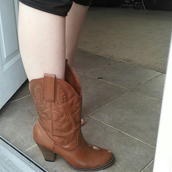Cowgirl boots - Picture 2 of 3