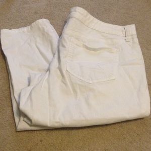 American Eagle White Cropped Skinny Jeans