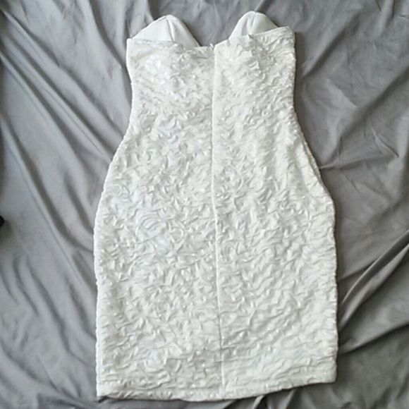 White dress - Picture 2 of 2