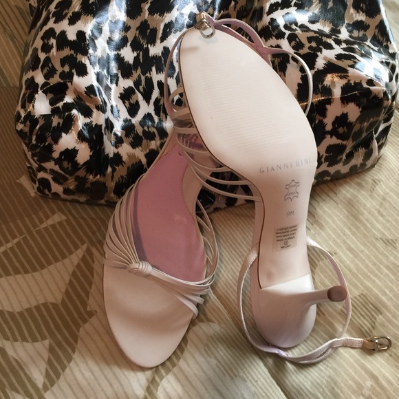 Gianni Bini sandals - Picture 1 of 3