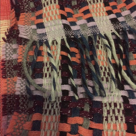 Multicolor woven scarf