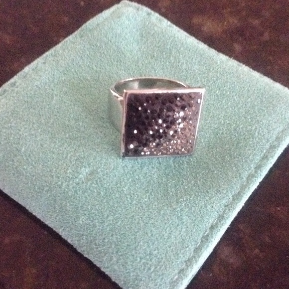Ring - Picture 2 of 3