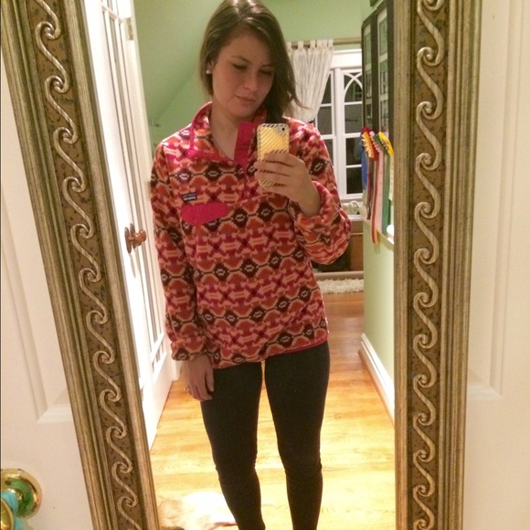 SOLD!!!Aberdeen berry jeweled Patagonia (M) - Picture 4 of 4