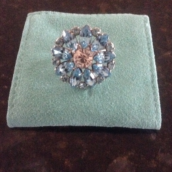 Flower ring - Picture 1 of 2