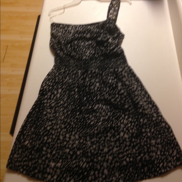 Black and grey one should dress