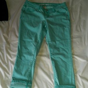 Mossimo size 7 capris