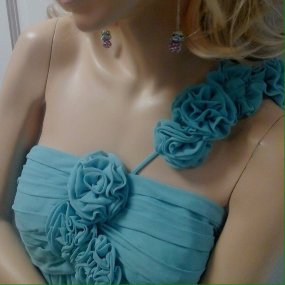 Prom Dress - Picture 2 of 4